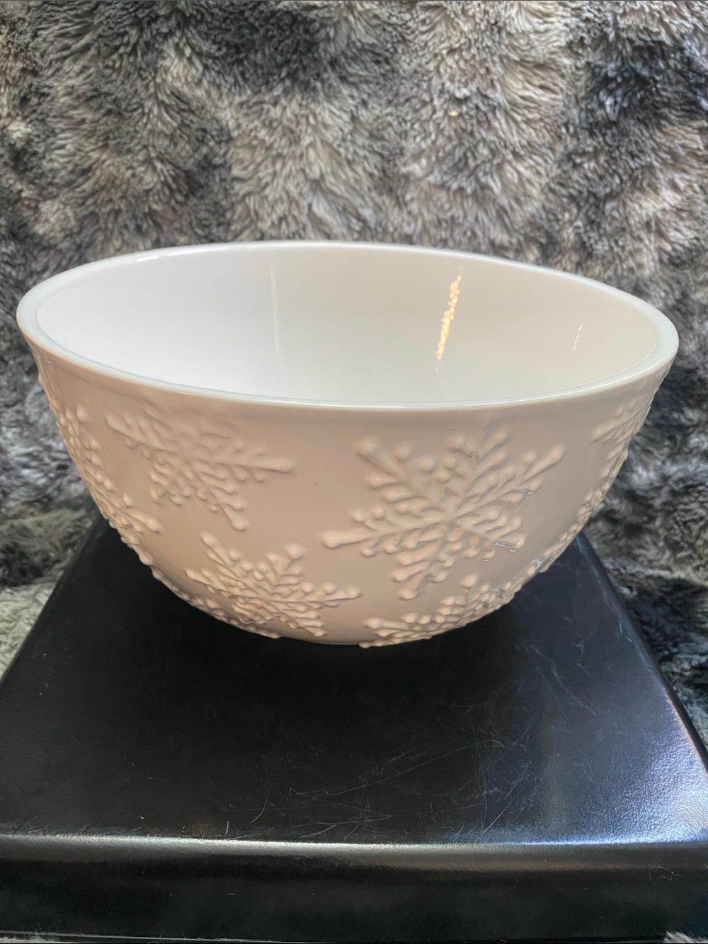 White Farval Snowflake Ceramic Bowl